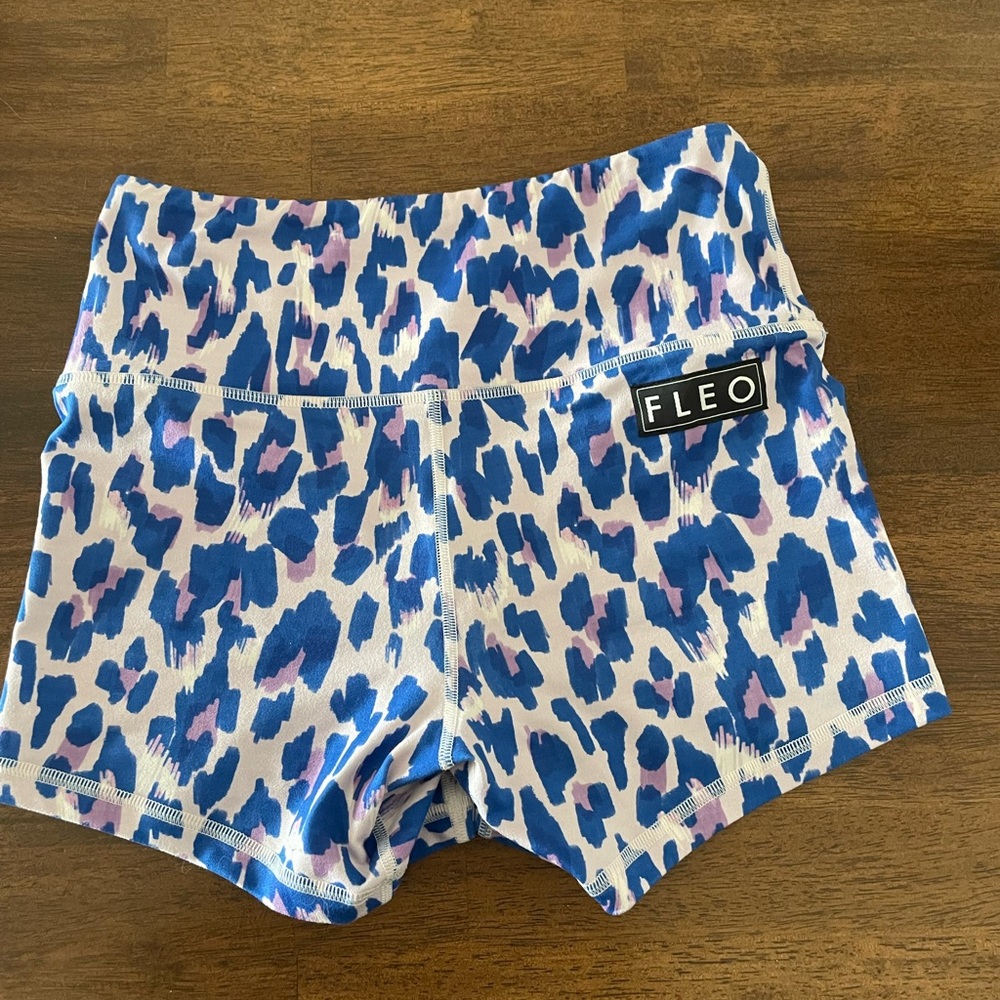 NWOT FLEO PHR shorts in violet escape